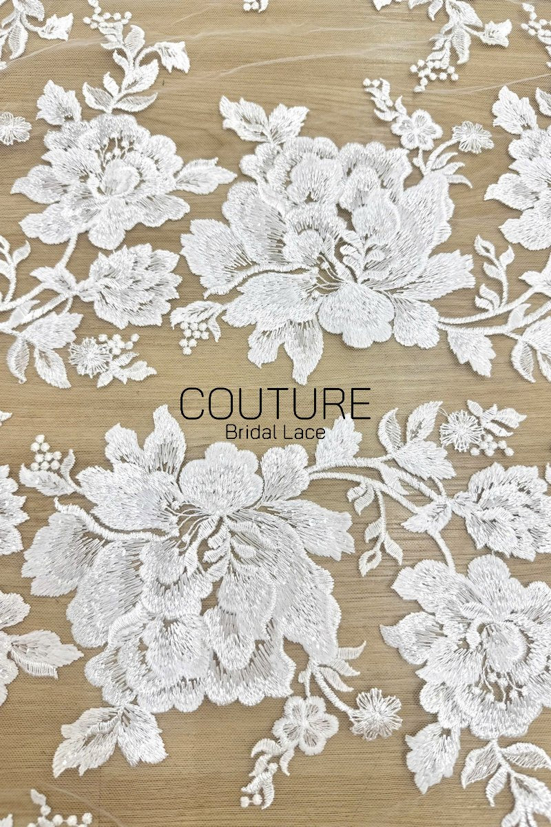 Floral Lace: Scattered Floral Vine with Scalloped Border, 3 Meters
