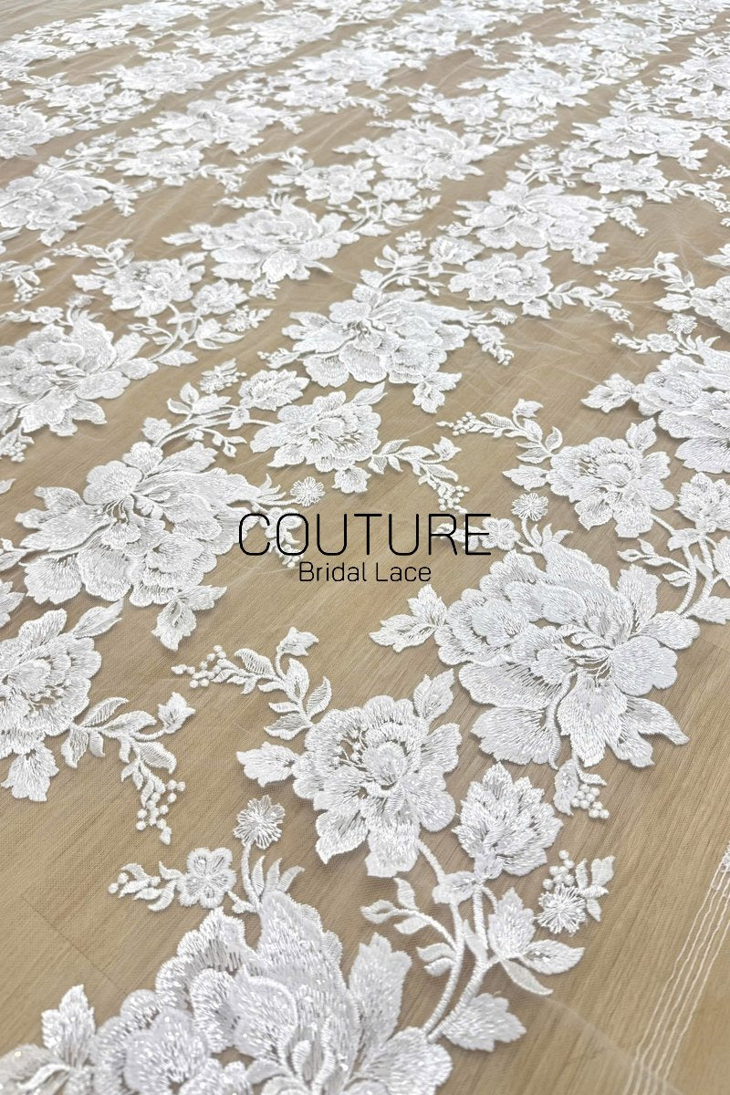 Floral Lace: Scattered Floral Vine with Scalloped Border, 3 Meters