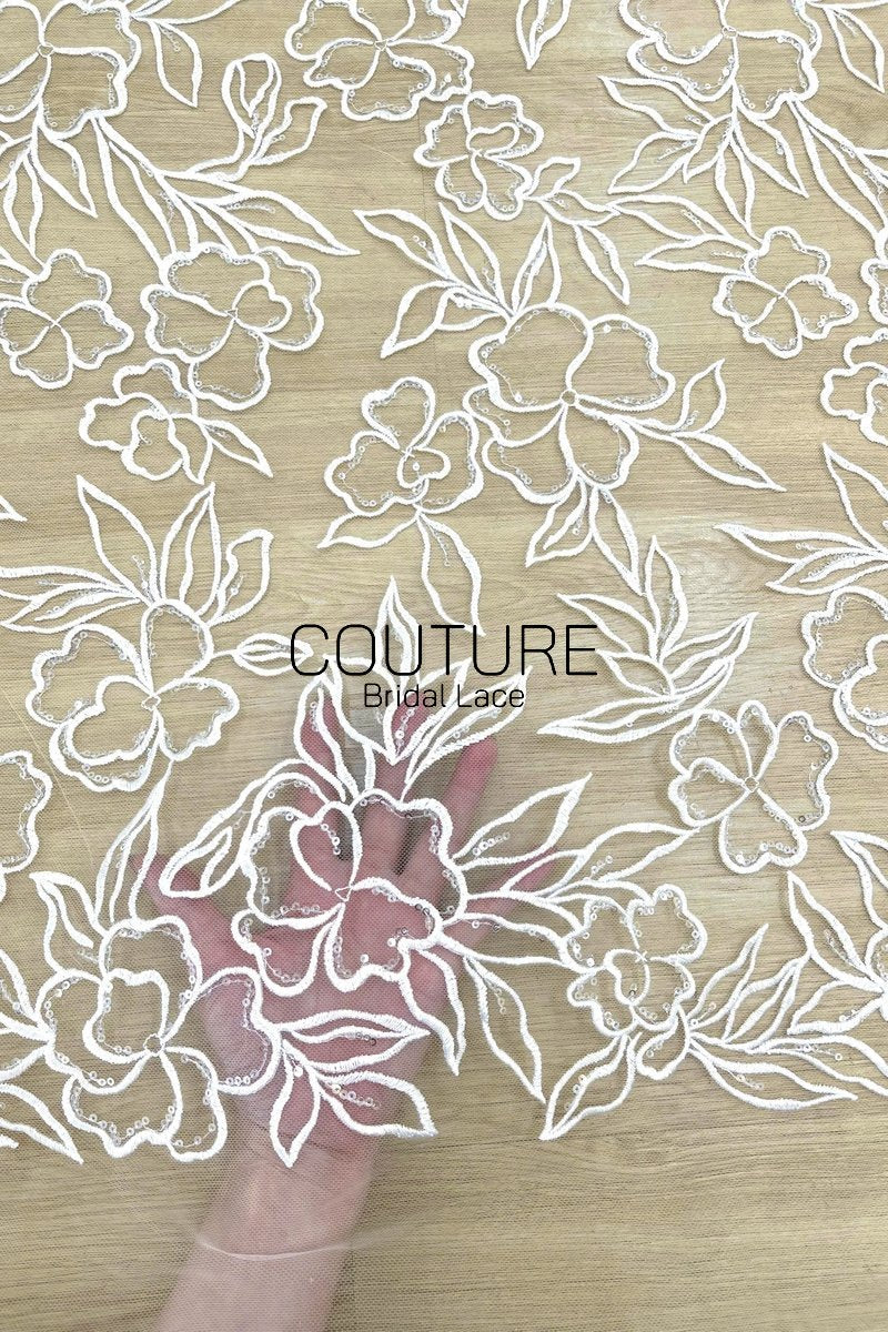 Floral Lace: Ornate Floral Vine with Scalloped Border, 3 Meters