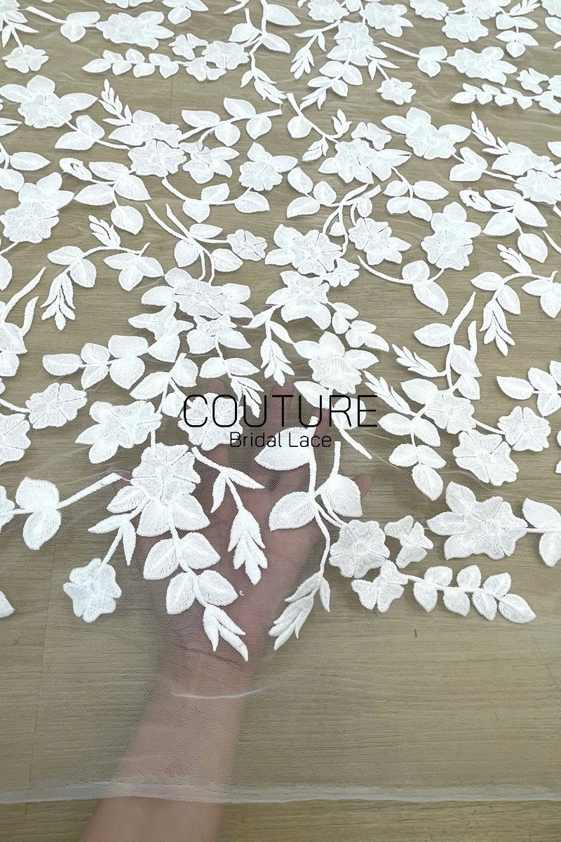 Floral Lace: Scattered Floral Vine with Scalloped Border, 3 Meters