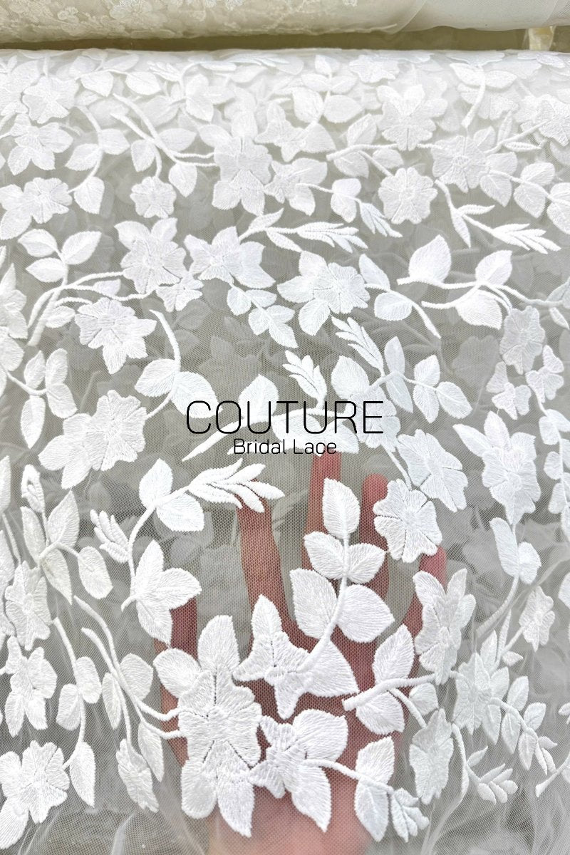 Floral Lace: Scattered Floral Vine with Scalloped Border, 3 Meters