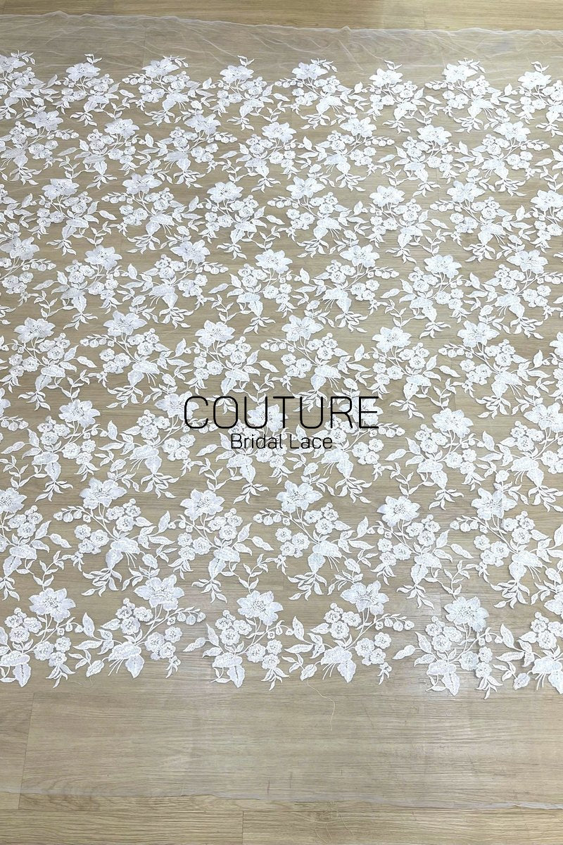 Floral Lace: Scattered Floral Clusters with Scalloped Border, 3 Meters