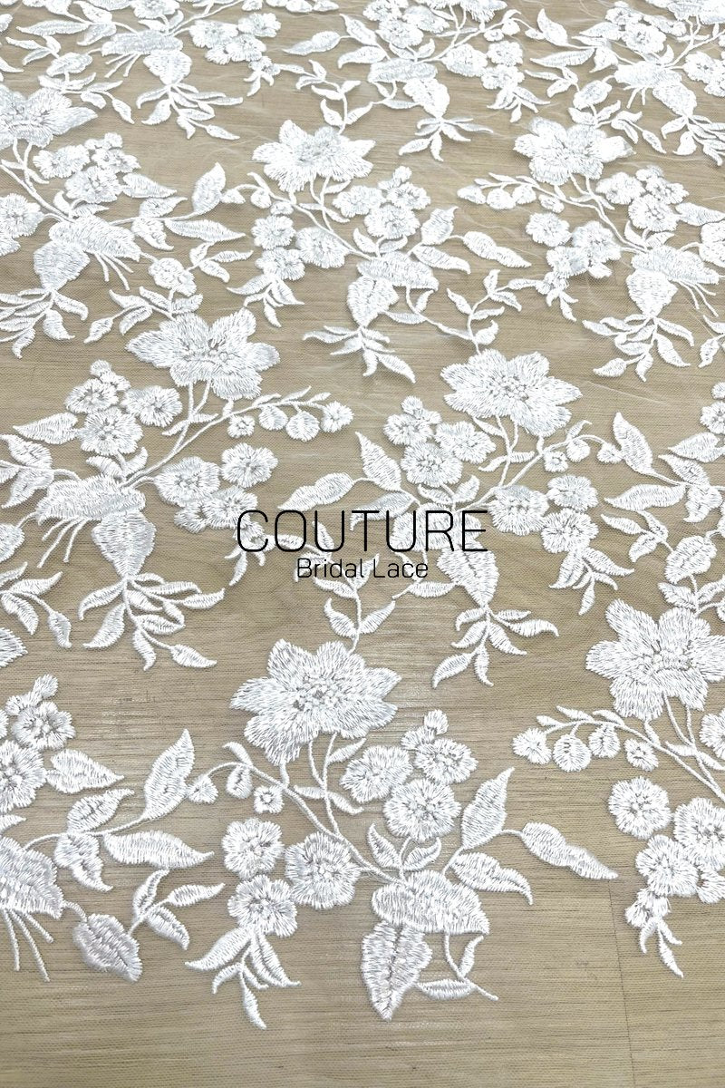 Floral Lace: Scattered Floral Clusters with Scalloped Border, 3 Meters