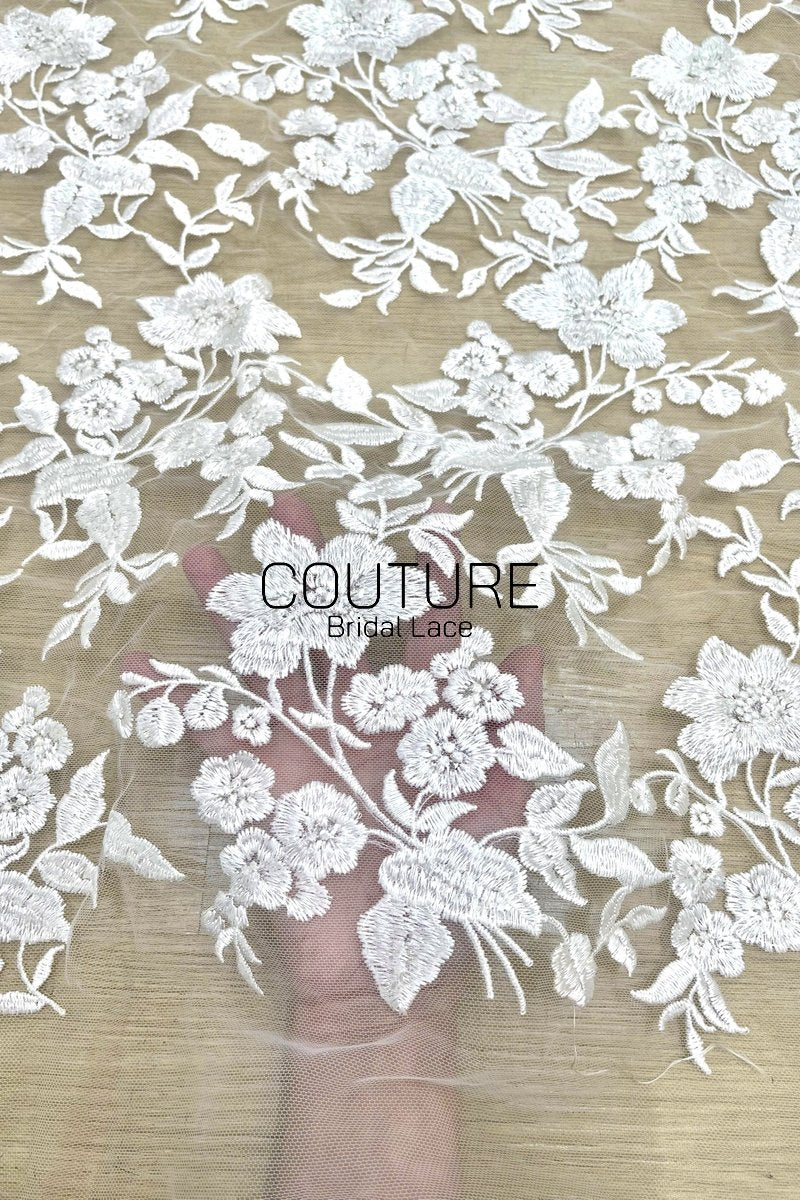 Floral Lace: Scattered Floral Clusters with Scalloped Border, 3 Meters
