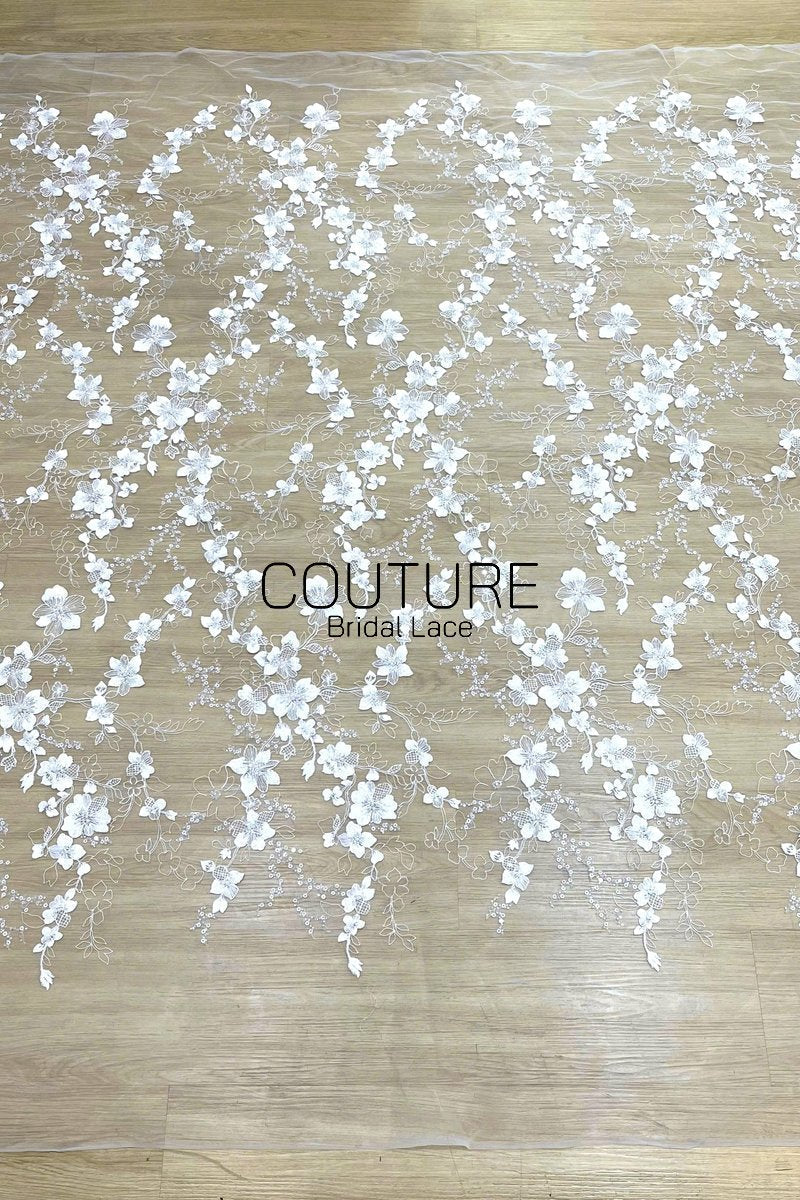 Floral Lace: Scattered Floral Sprays with Scalloped Border, 3 Meters