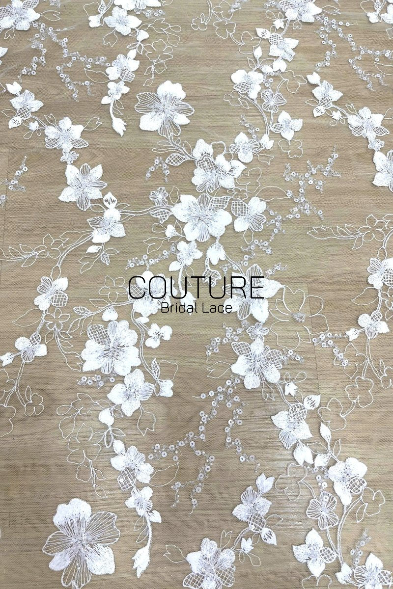 Floral Lace: Scattered Floral Sprays with Scalloped Border, 3 Meters