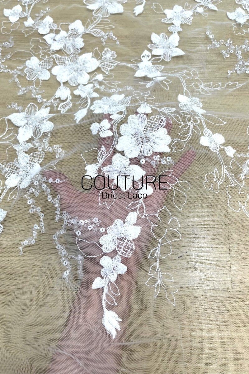 Floral Lace: Scattered Floral Sprays with Scalloped Border, 3 Meters