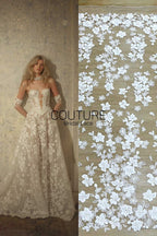 Floral Lace: Scattered Floral Vine with Scalloped Border, 3 Meters