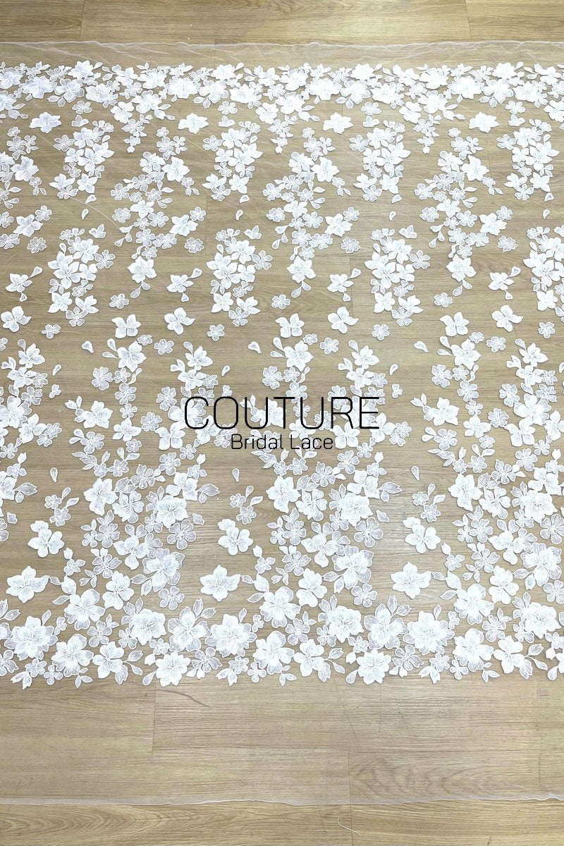 Floral Lace: Scattered Floral Vine with Scalloped Border, 3 Meters