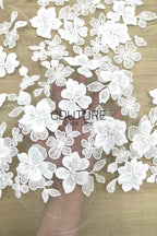 Floral Lace: Scattered Floral Vine with Scalloped Border, 3 Meters