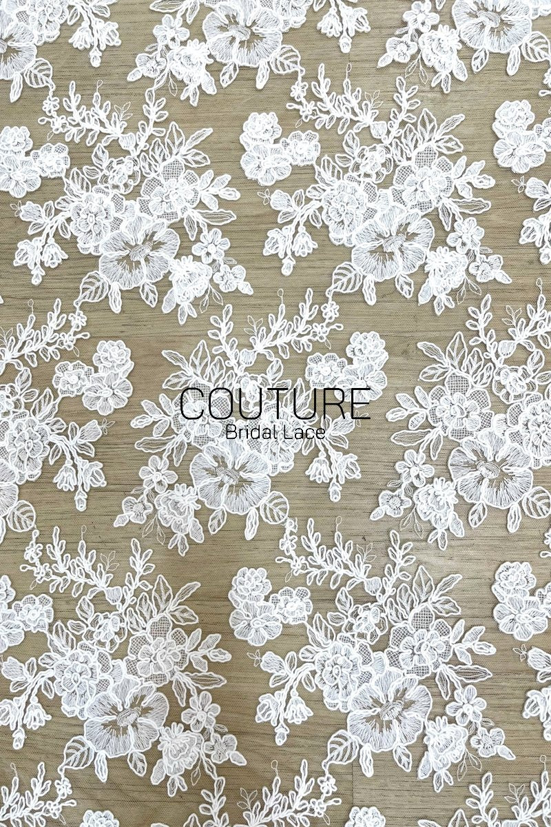 Floral Lace: White Embroidered Large Blooms with Scalloped Floral Edge Border, 1 Meter