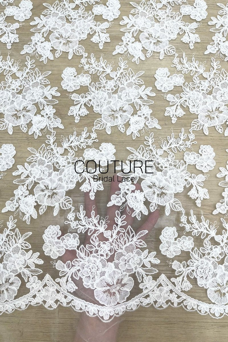 Floral Lace: White Embroidered Large Blooms with Scalloped Floral Edge Border, 1 Meter