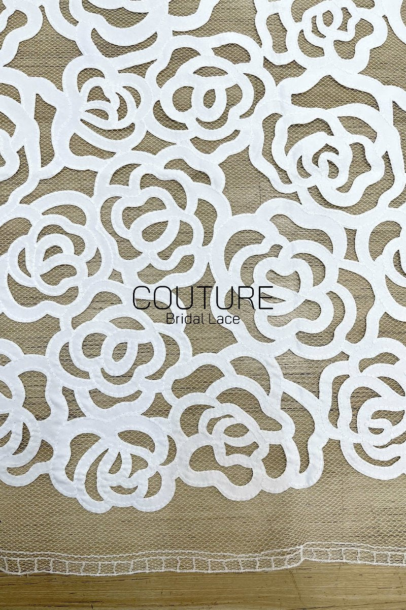 Floral Lace: Scattered Floral Clusters with Scalloped Border, 3 Meters