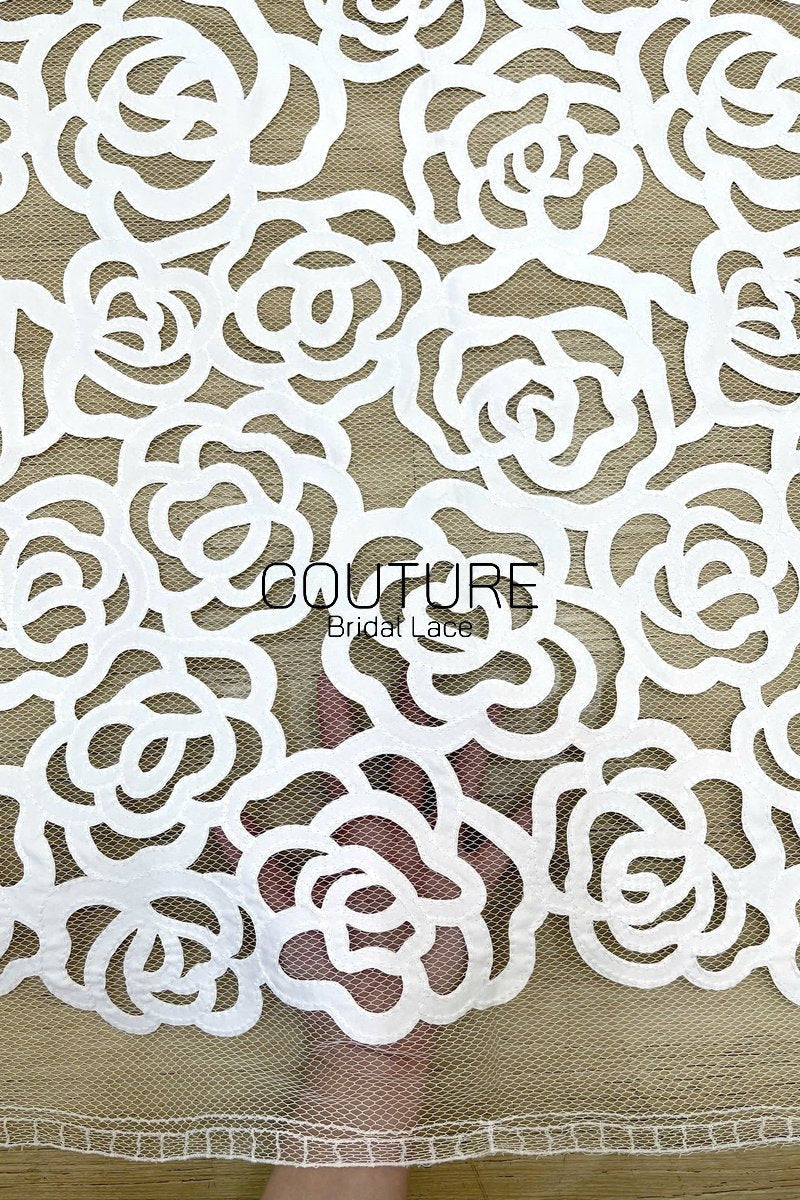 Floral Lace: Scattered Floral Clusters with Scalloped Border, 3 Meters