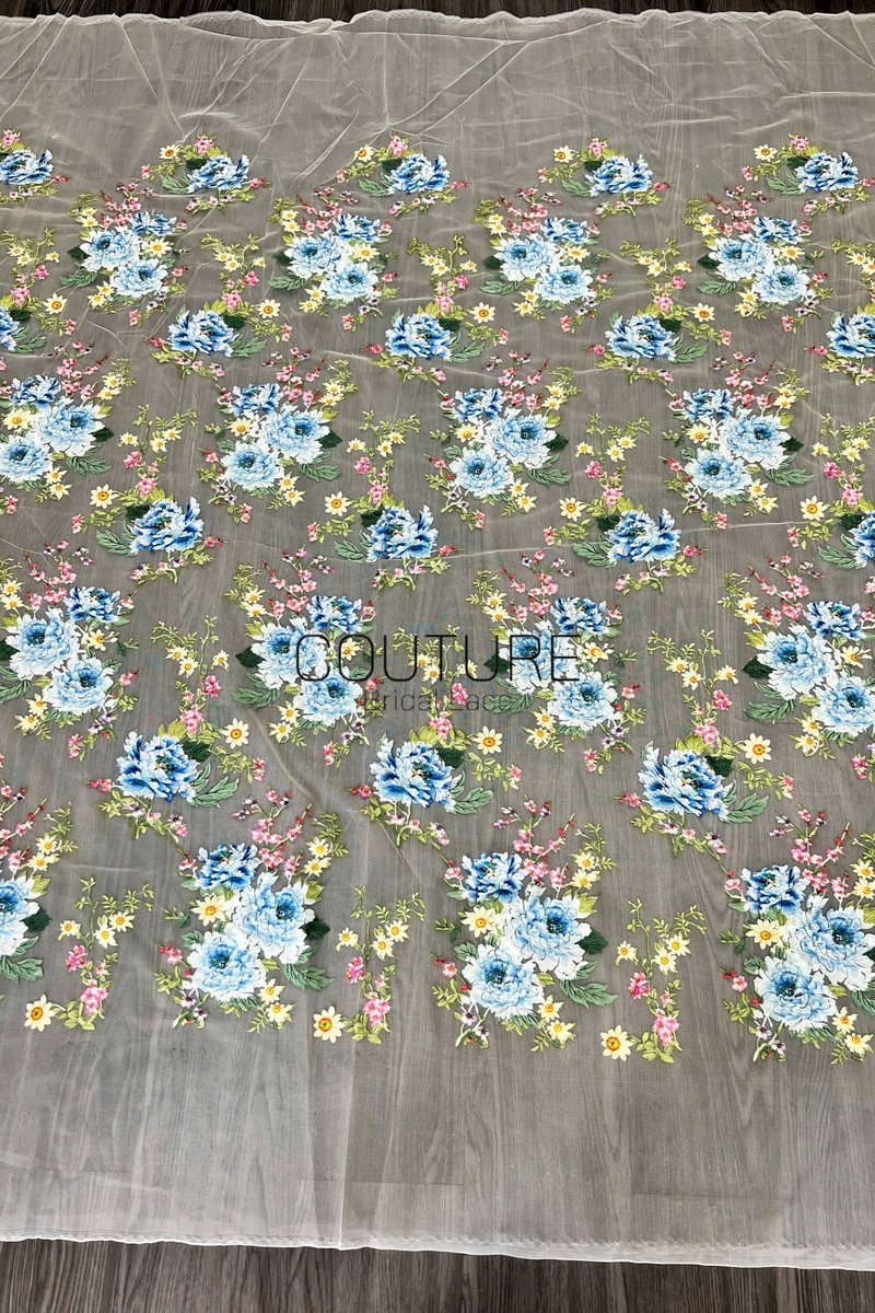 Color Lace: Floral Clusters with Straight Sheer Mesh Edge, 1 Meter
