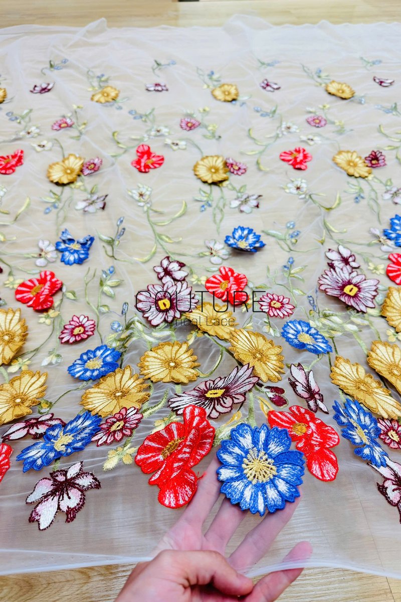 Color Lace: Vibrant Floral Garden with Delicate Embroidered Vine and Leaf Edge, 1 Meter