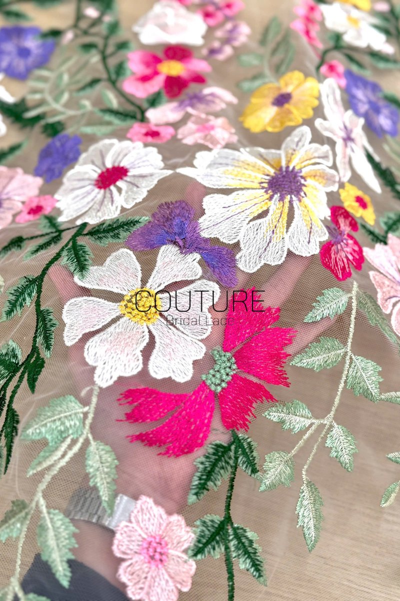 Color Lace: Floral Botanical Garden with Scattered Blooms and Trailing Vines Border, 1 Meter