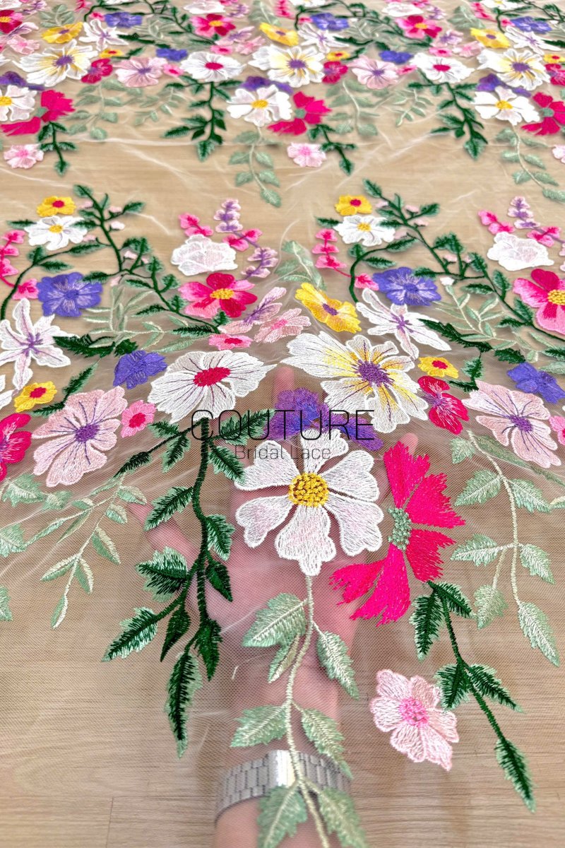 Color Lace: Floral Botanical Garden with Scattered Blooms and Trailing Vines Border, 1 Meter