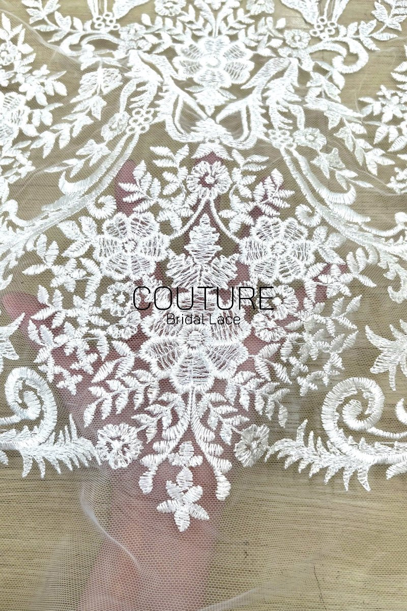 Floral Lace: White Ornate Damask Medallion with Intricate Scrolling Floral Scalloped Edge, 3 Meters