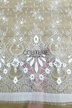 Chantilly Lace: White Scattered Snowflake Daisy Clusters with Chandelier Crown Arch Border, 3 Meters