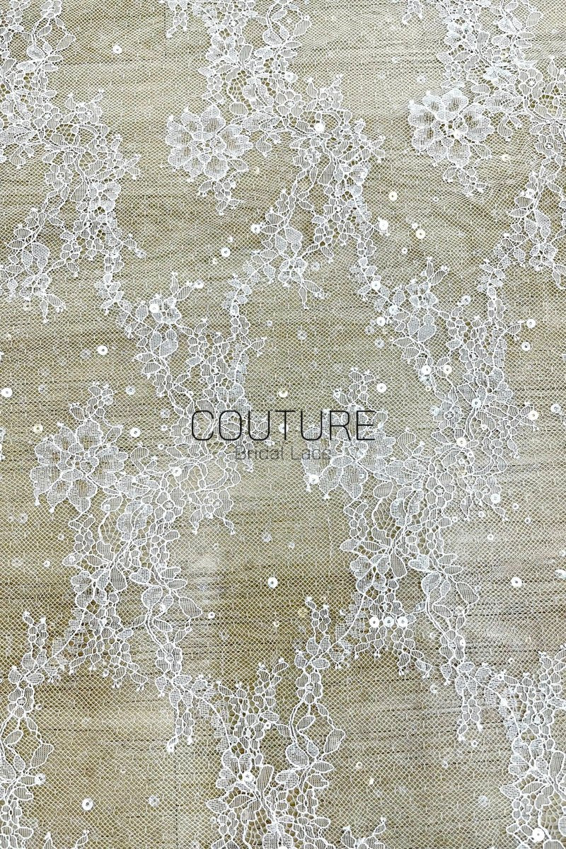 Sequins Chantilly Lace: White Delicate Floral And Leaf Sprigs With Scalloped Floral Eyelash Edge, 3 Meters