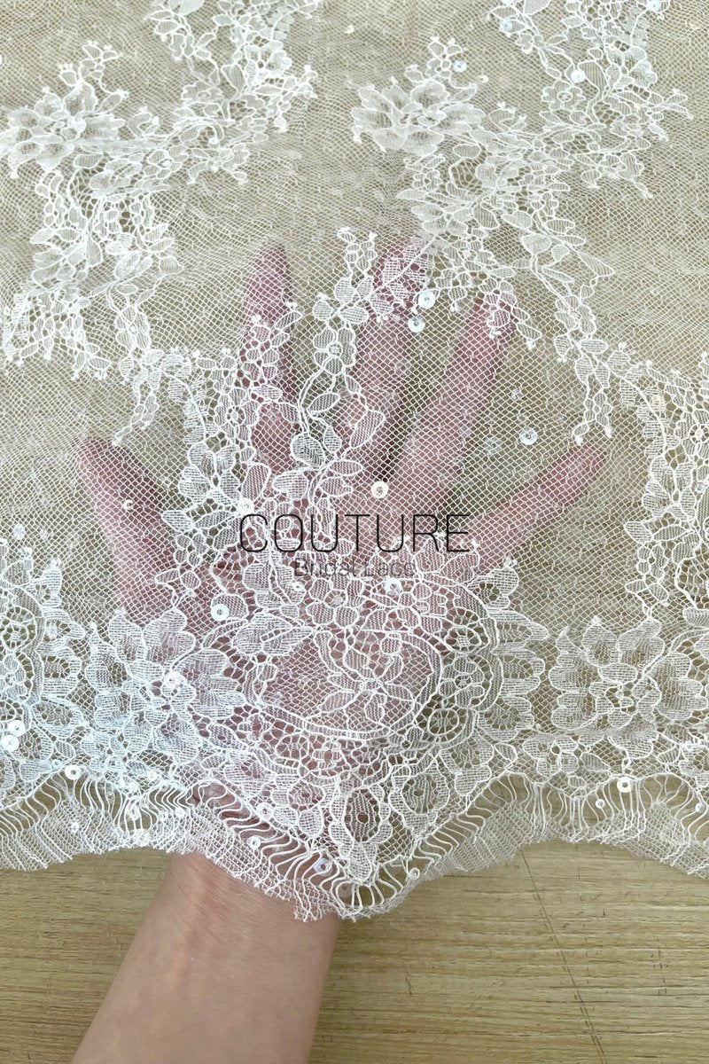 Sequins Chantilly Lace: White Delicate Floral And Leaf Sprigs With Scalloped Floral Eyelash Edge, 3 Meters