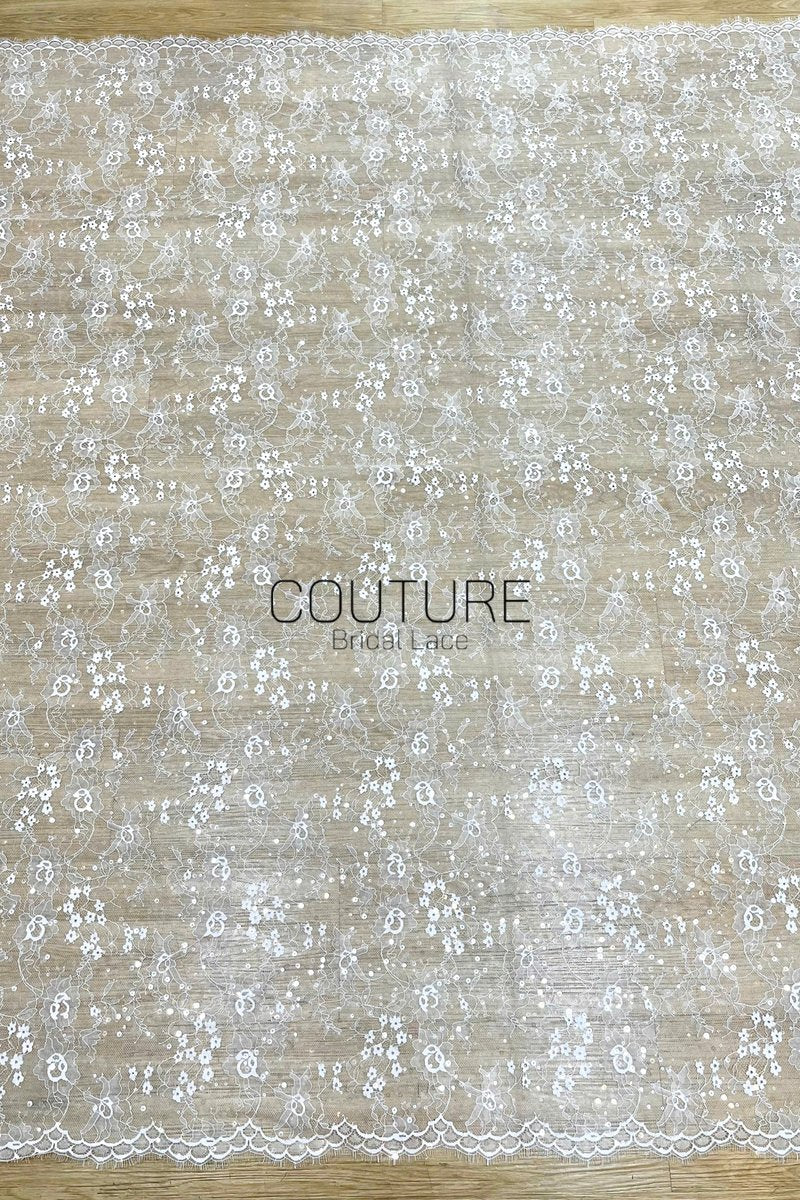 Sequins Chantilly Lace: Ivory Scattered Floral Sprays And Blossoms With Delicate Double Scalloped Eyelash Border, 3 Meters