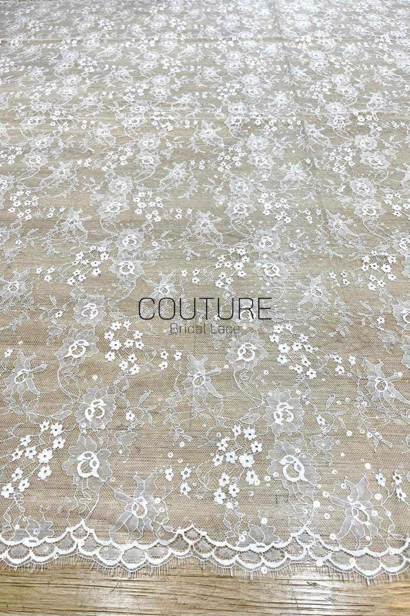 Sequins Chantilly Lace: Ivory Scattered Floral Sprays And Blossoms With Delicate Double Scalloped Eyelash Border, 3 Meters