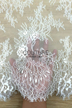 Chantilly Lace: White Scattered Rose Clusters with Vine Tendrils and Marquise Openwork Scalloped Border, 3 Meters