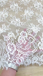 Chantilly Lace: White Scattered Rose Bouquet Clusters with Scrolling Paisley Floral Scalloped Border, 3 Meters