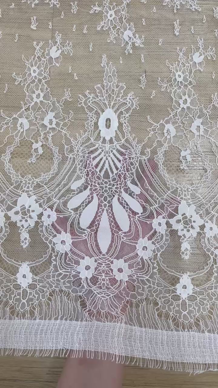 Chantilly Lace: White Scattered Floral Clusters with Trailing Vine Sprigs and Baroque Arch Scalloped Border, 3 Meters